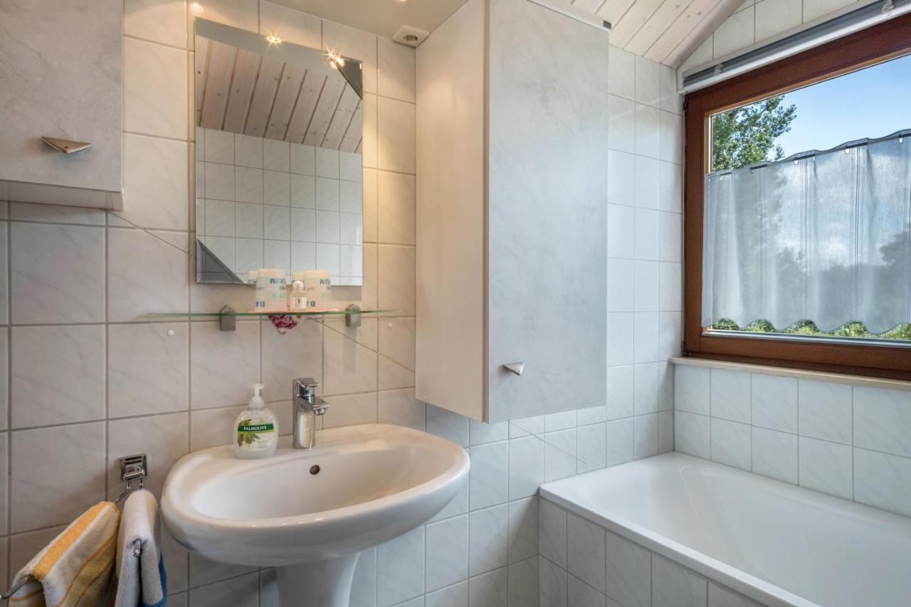 Haus Schussenblick Dg Apartamento Eriskirch Exterior foto
